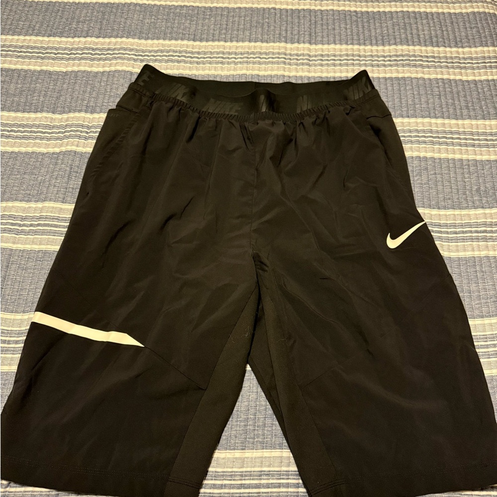 Nike Drifit Long Shorts - XXL